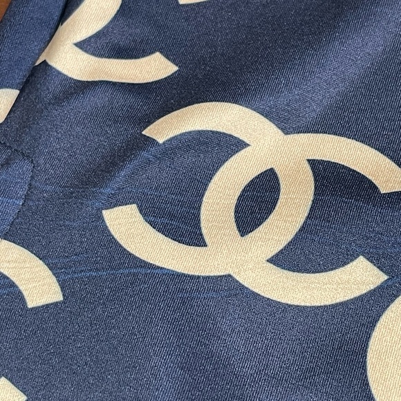 Designer Dark Blue and Gold Long Sleeve Pullover Top - Picture 7 of 11